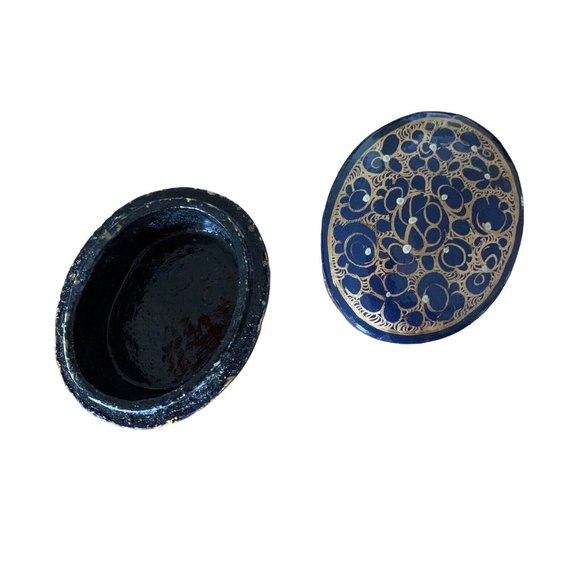 Vintage Oval Lacquer Trinket/Jewelry Box Blue Gold 2.5” - Picture 2 of 6